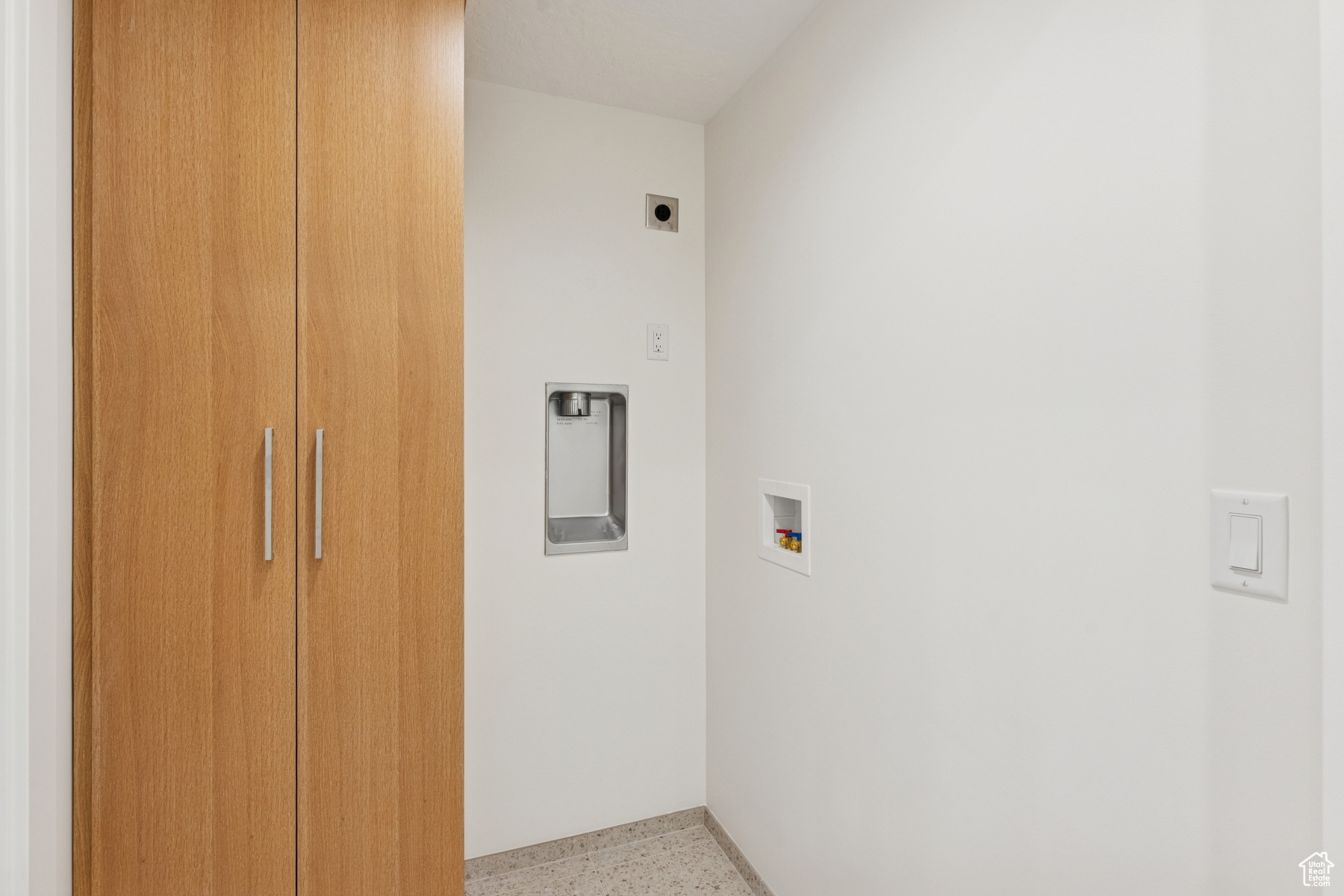 Salt Lake City, Utah 84121, United States, 5 Bedrooms Bedrooms, ,4 BathroomsBathrooms,Residential,Active,234376