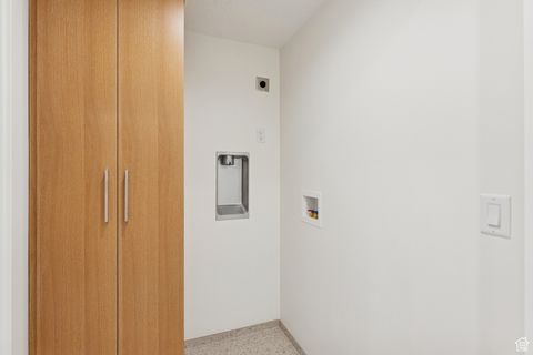 Tiny photo for 7364 S CHRIS LN, Salt Lake City, UT 84121 (MLS # 2119743)