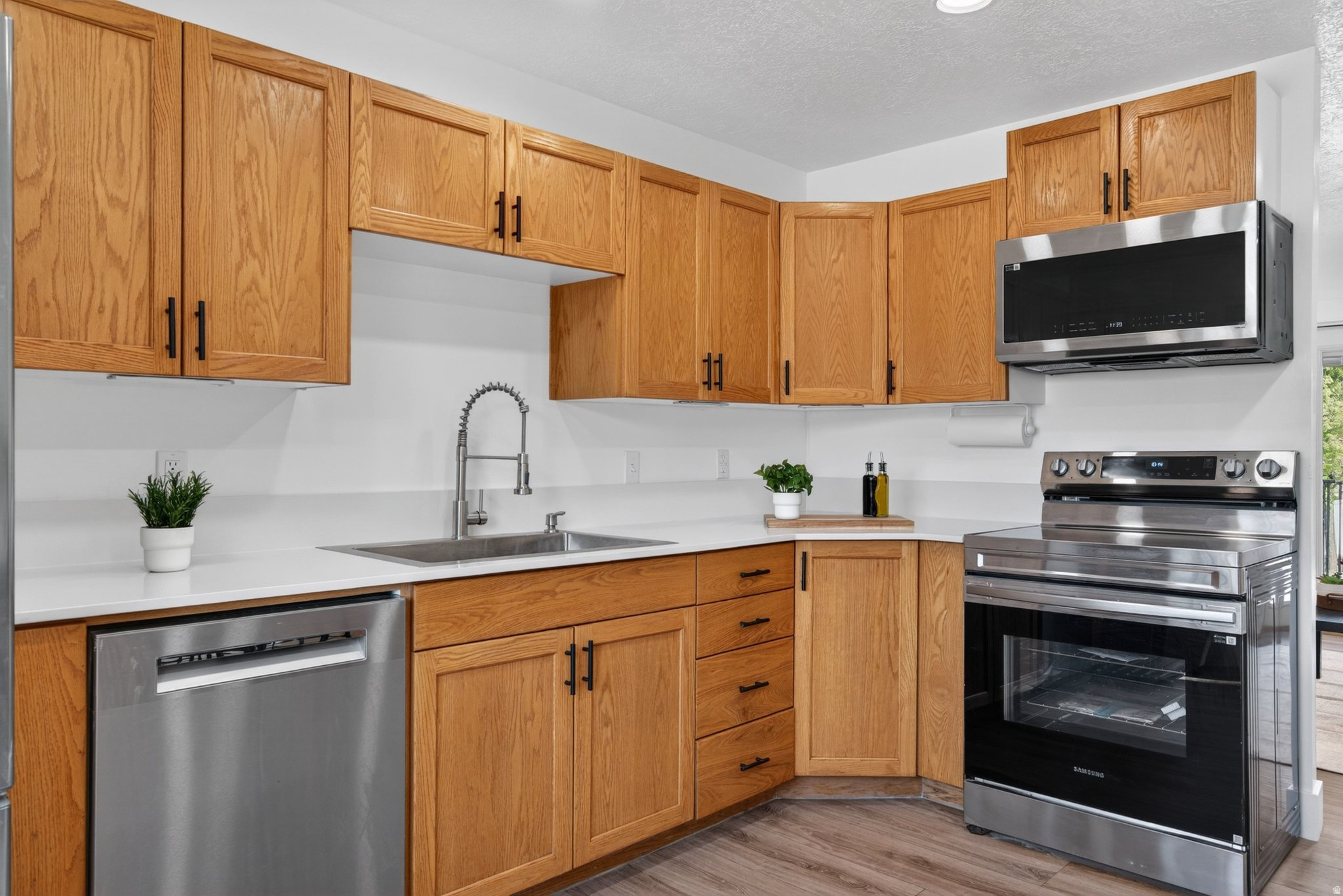 WHITE SANDS - Residential