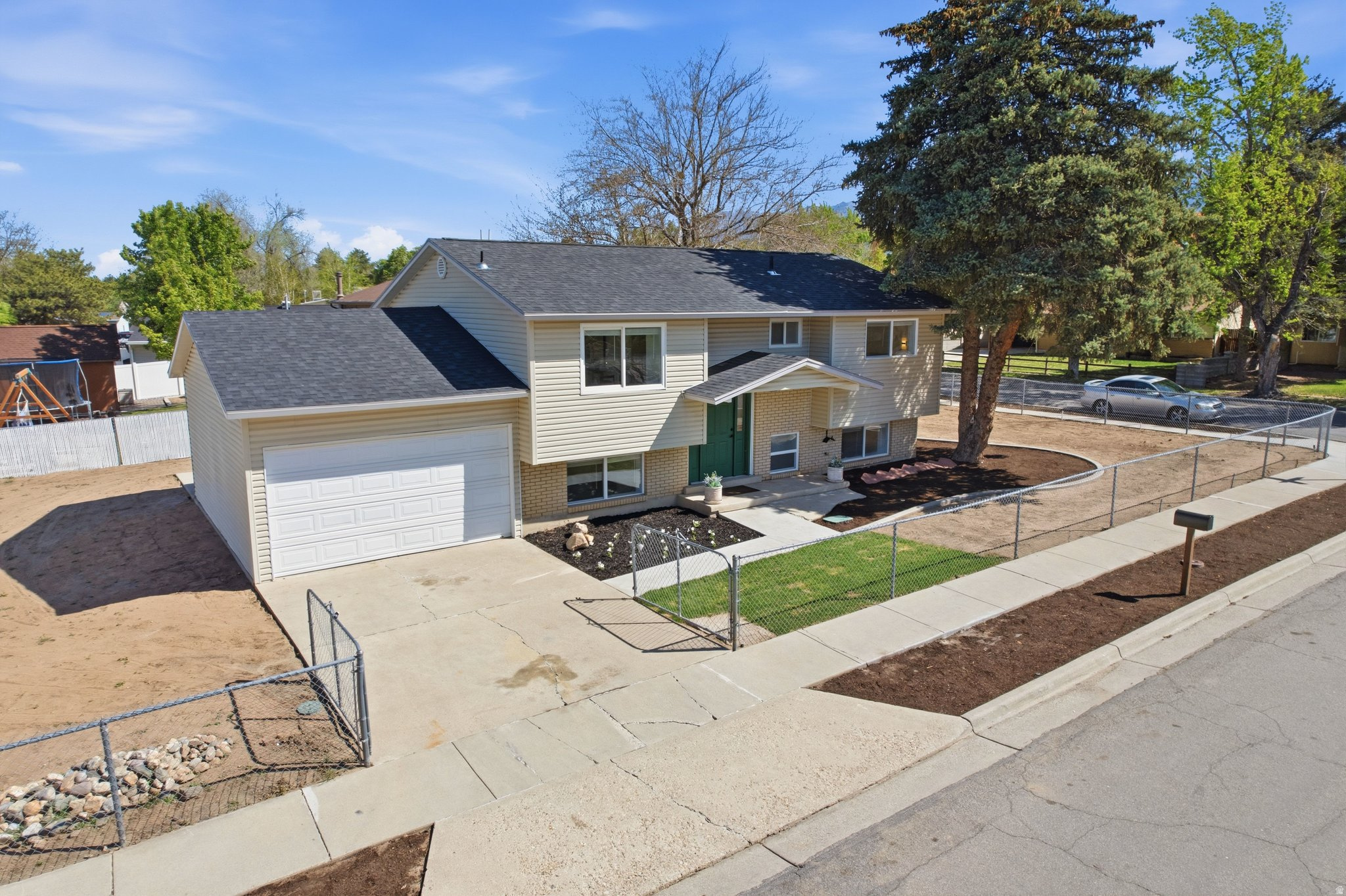WHITE SANDS - Residential