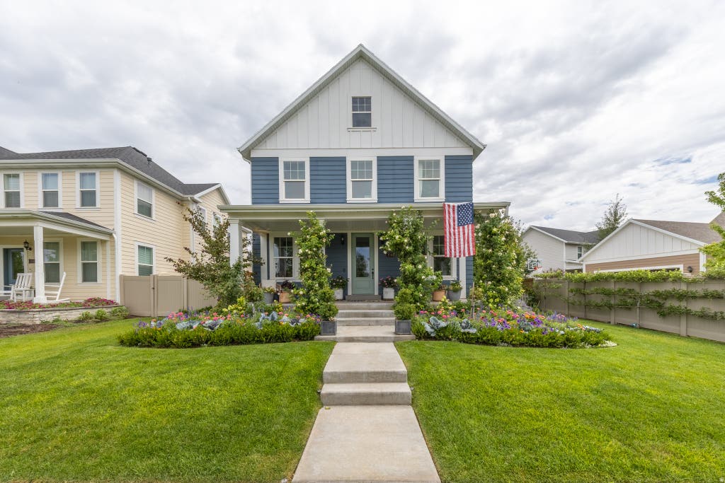 Photo of 1944 W JOSEPH ACRES RD, Kaysville, UT 84037 (MLS # 2173900)
