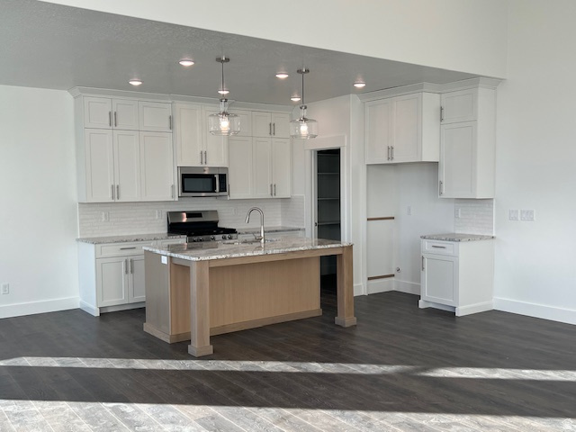 HART ESTATES - Residential