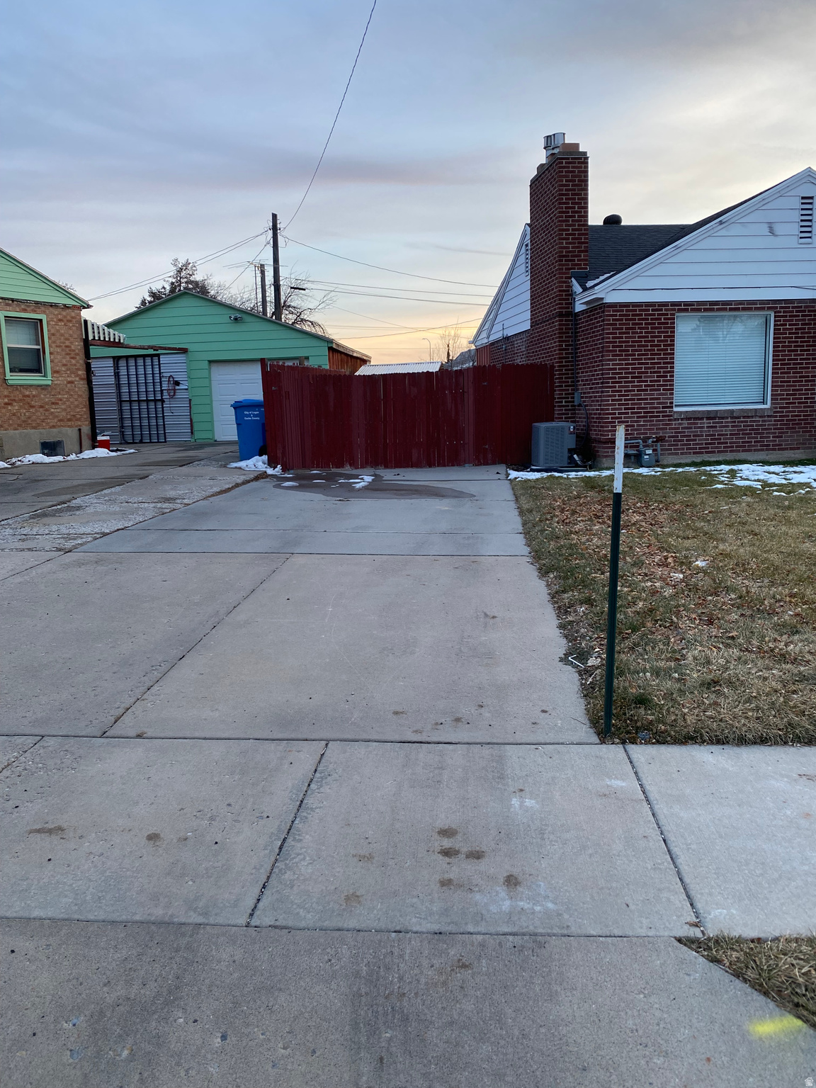 HILLCREST - Residential