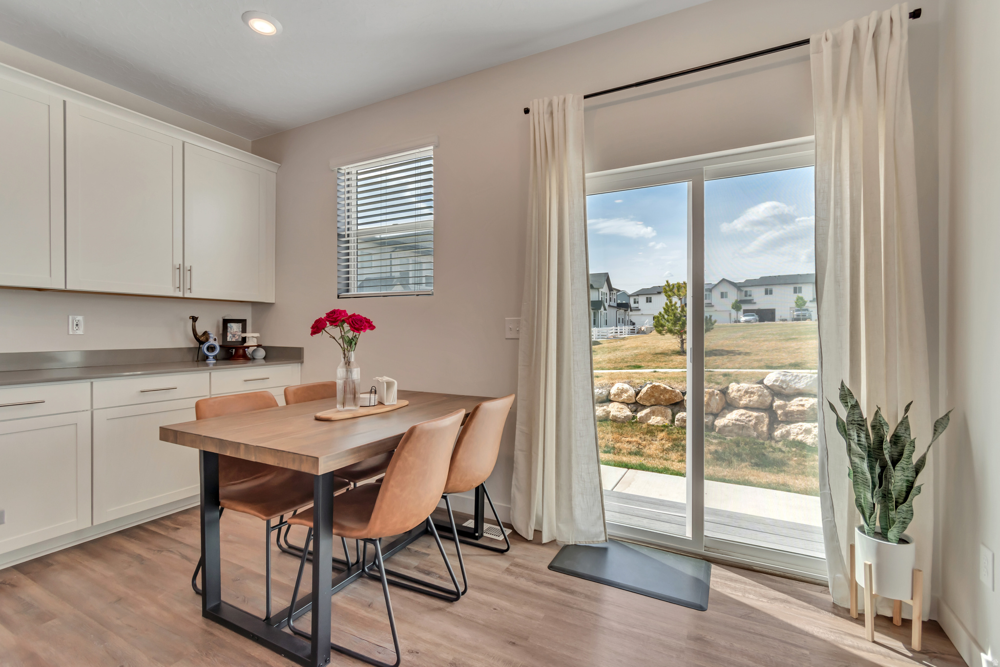 SUNFLOWER FIELDS - Residential