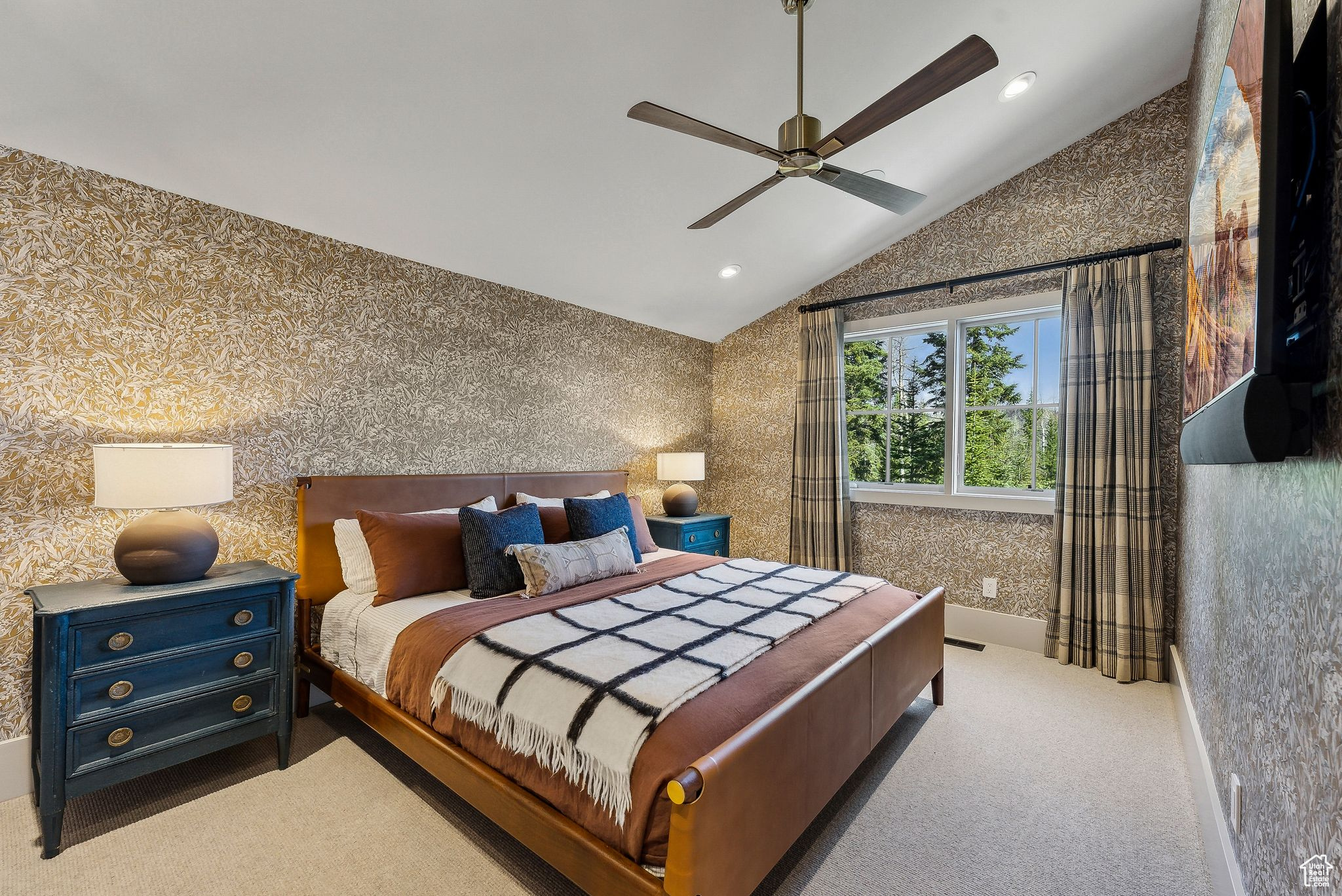 WHITE PINE RANCHES - Residential