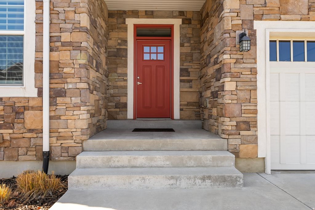 Photo of 5614 JUSTICE HOWE LN, Salt Lake City, UT 84107 (MLS # 2136943)