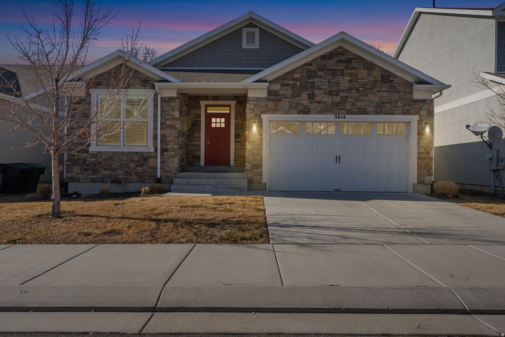 Photo of 5614 JUSTICE HOWE LN, Salt Lake City, UT 84107 (MLS # 2136943)