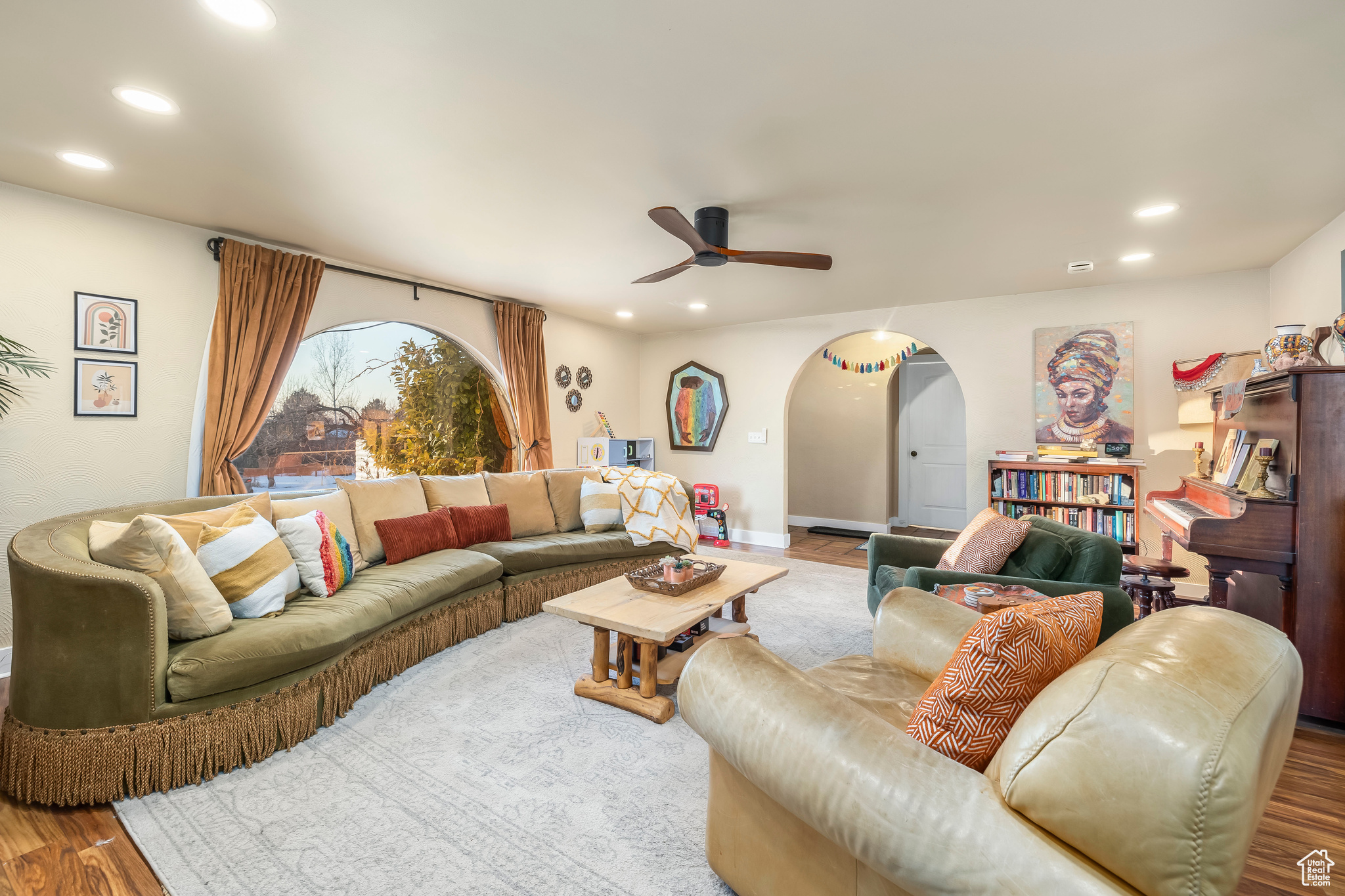 HOLMES HOLLOW - Residential