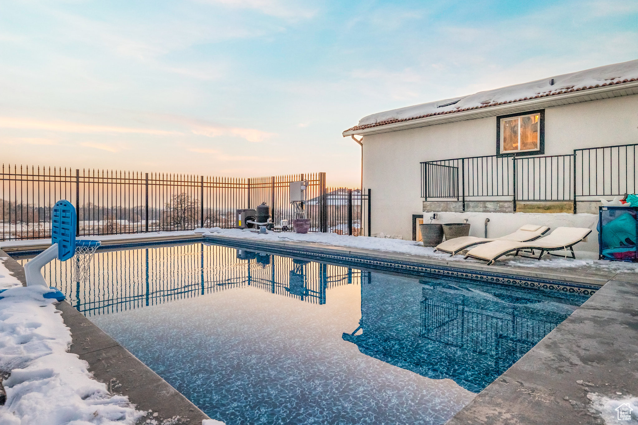 HOLMES HOLLOW - Residential