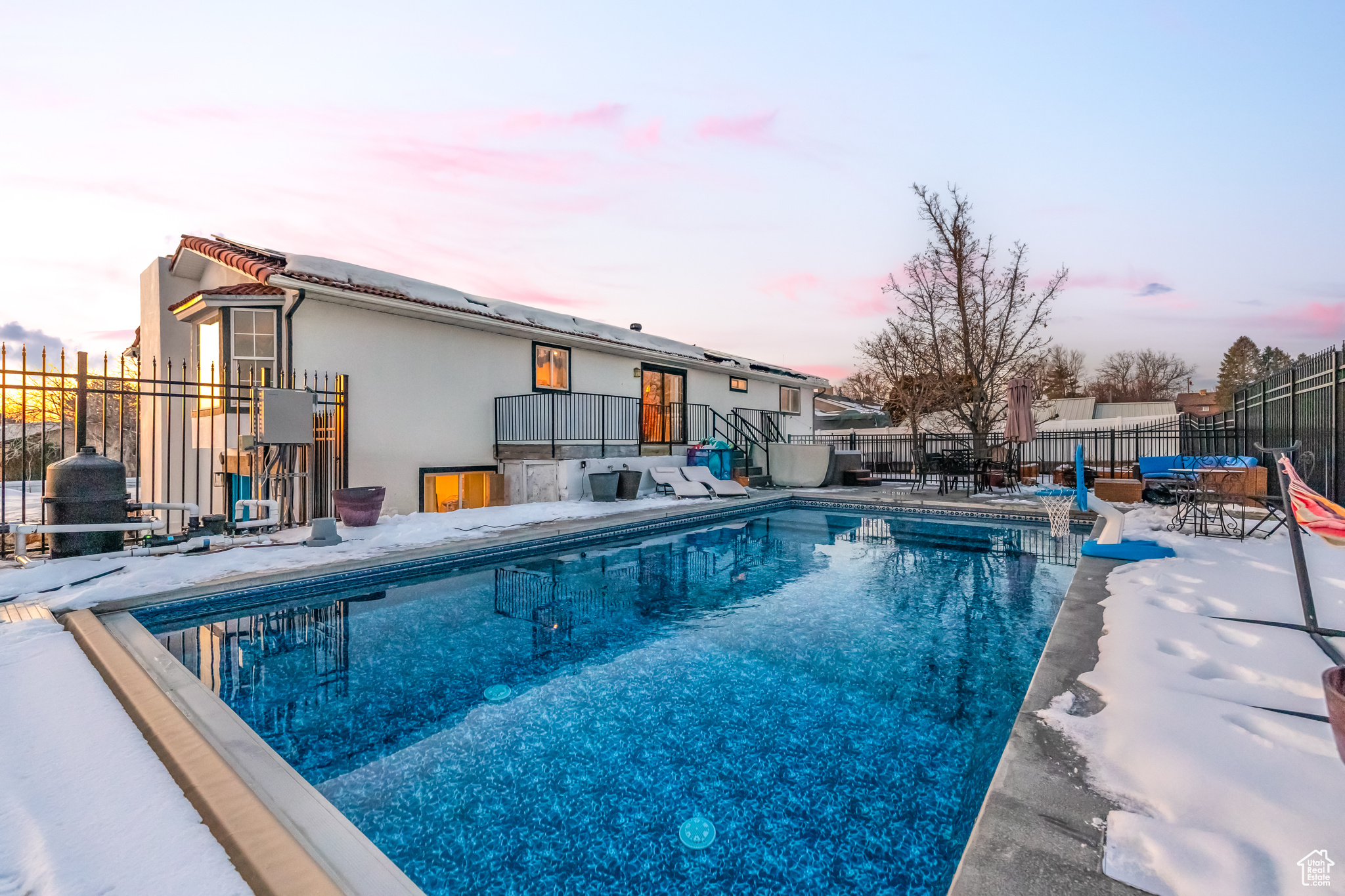 HOLMES HOLLOW - Residential