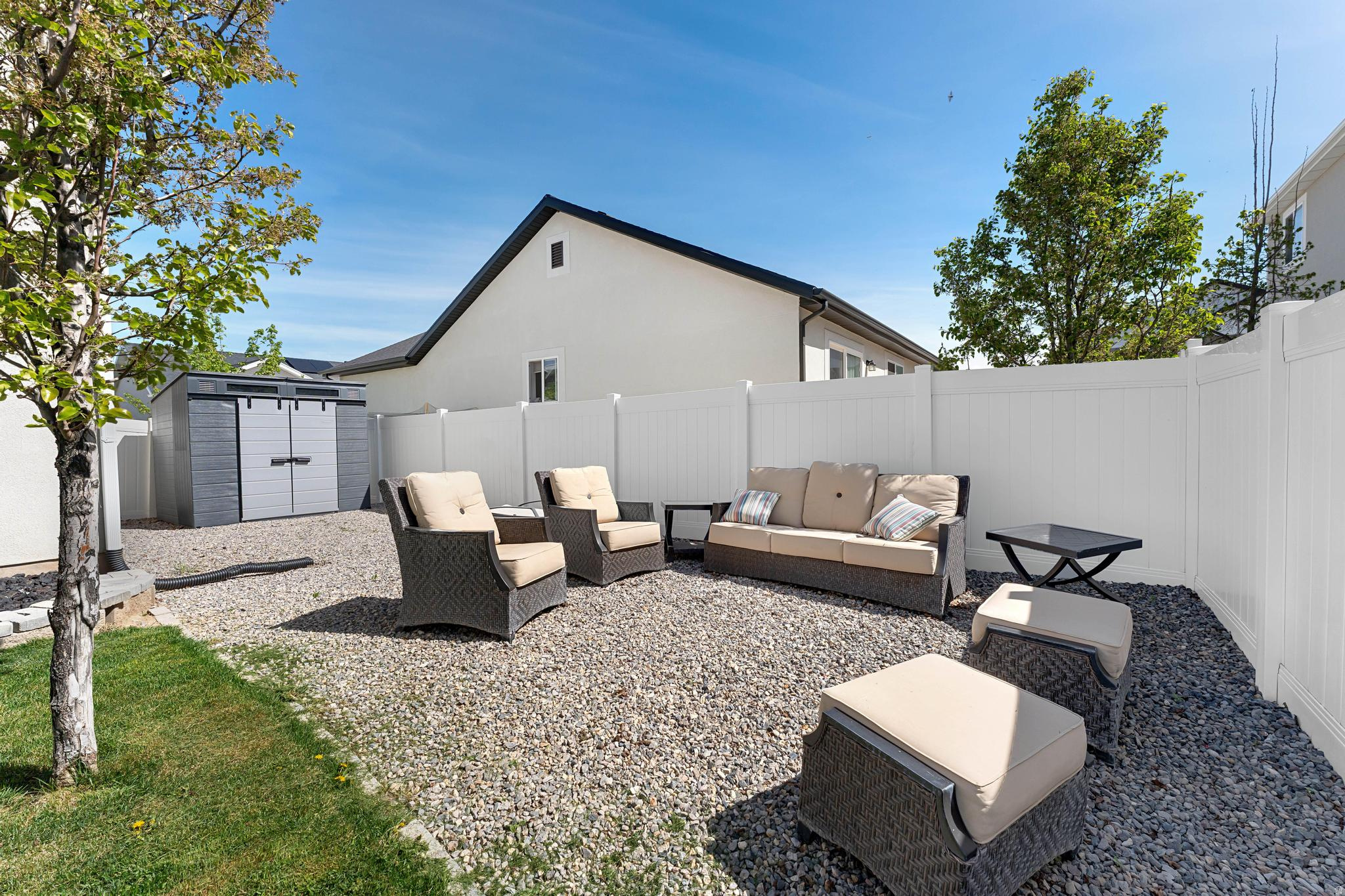 APPLE HOLLOW - Residential