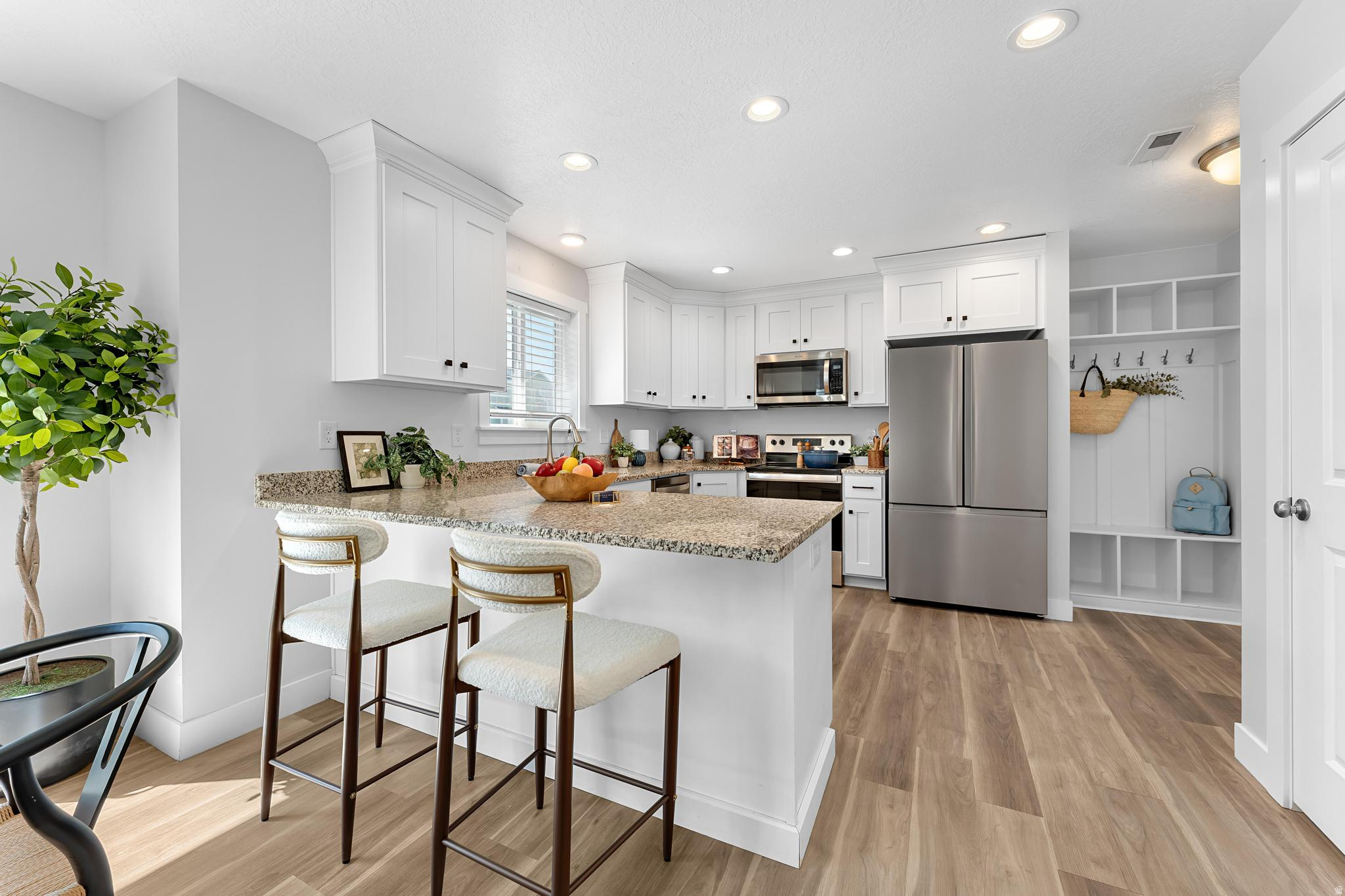 APPLE HOLLOW - Residential