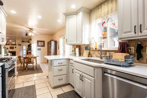 Tiny photo for 2124 E CHERRY LN, Layton, UT 84040 (MLS # 2134914)
