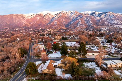 Tiny photo for 2124 E CHERRY LN, Layton, UT 84040 (MLS # 2134914)