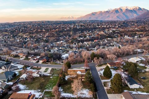 Tiny photo for 2124 E CHERRY LN, Layton, UT 84040 (MLS # 2134914)