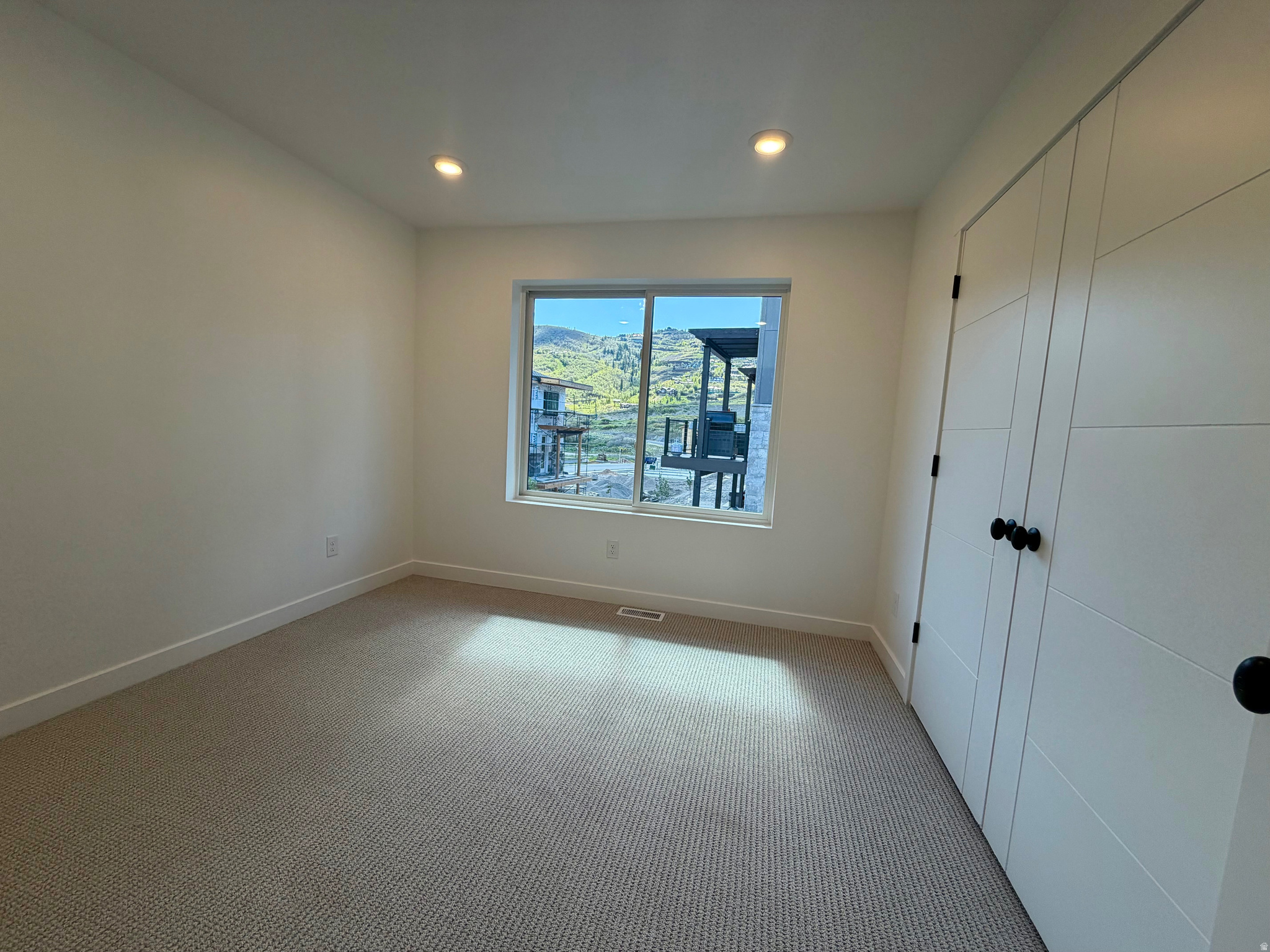 THE POINTE - Residential