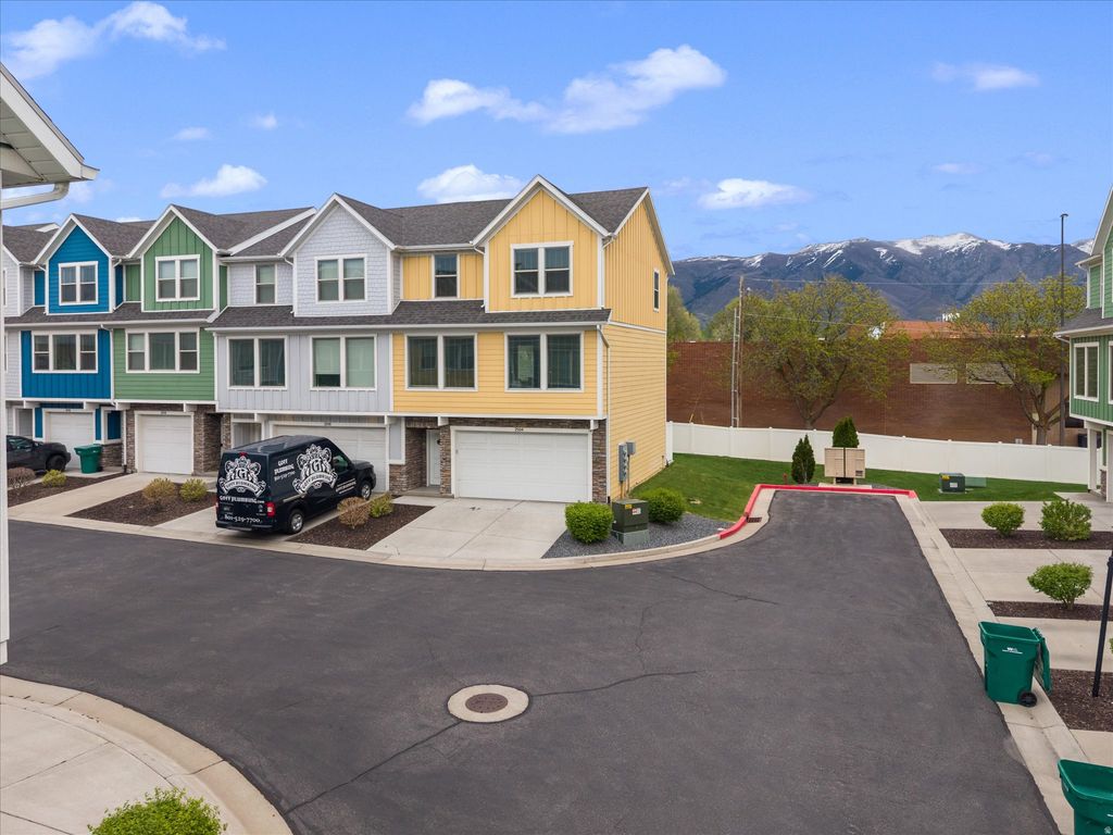 Photo of 2504 N KNIGHTS LN, Layton, UT 84041 (MLS # 2150906)