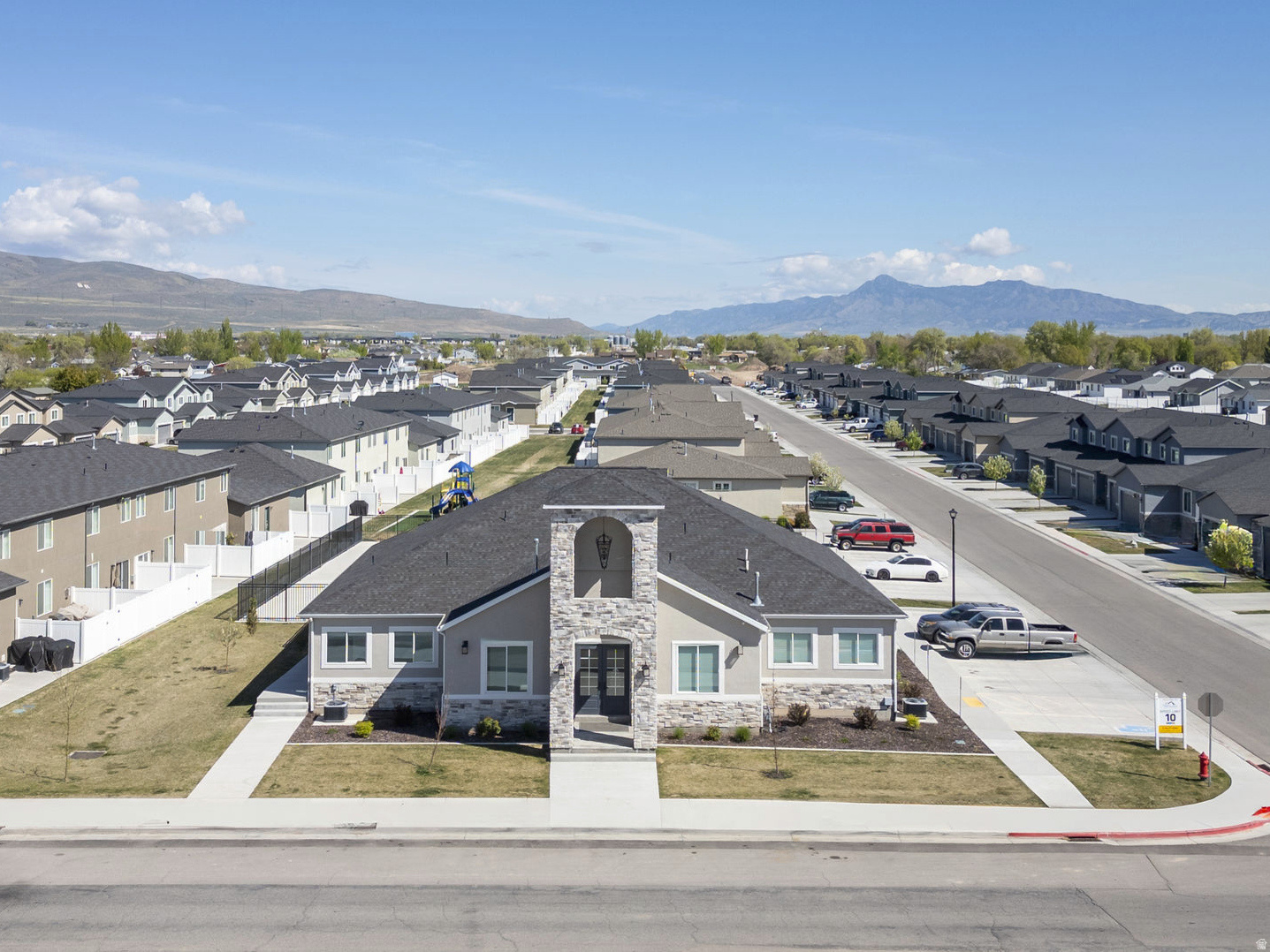 ASPEN RIDGES - Residential
