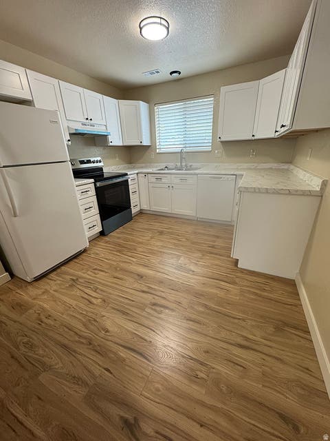 Tiny photo for 2083 S CALIFORNIA AVE E #A, Provo, UT 84606 (MLS # 2180411)