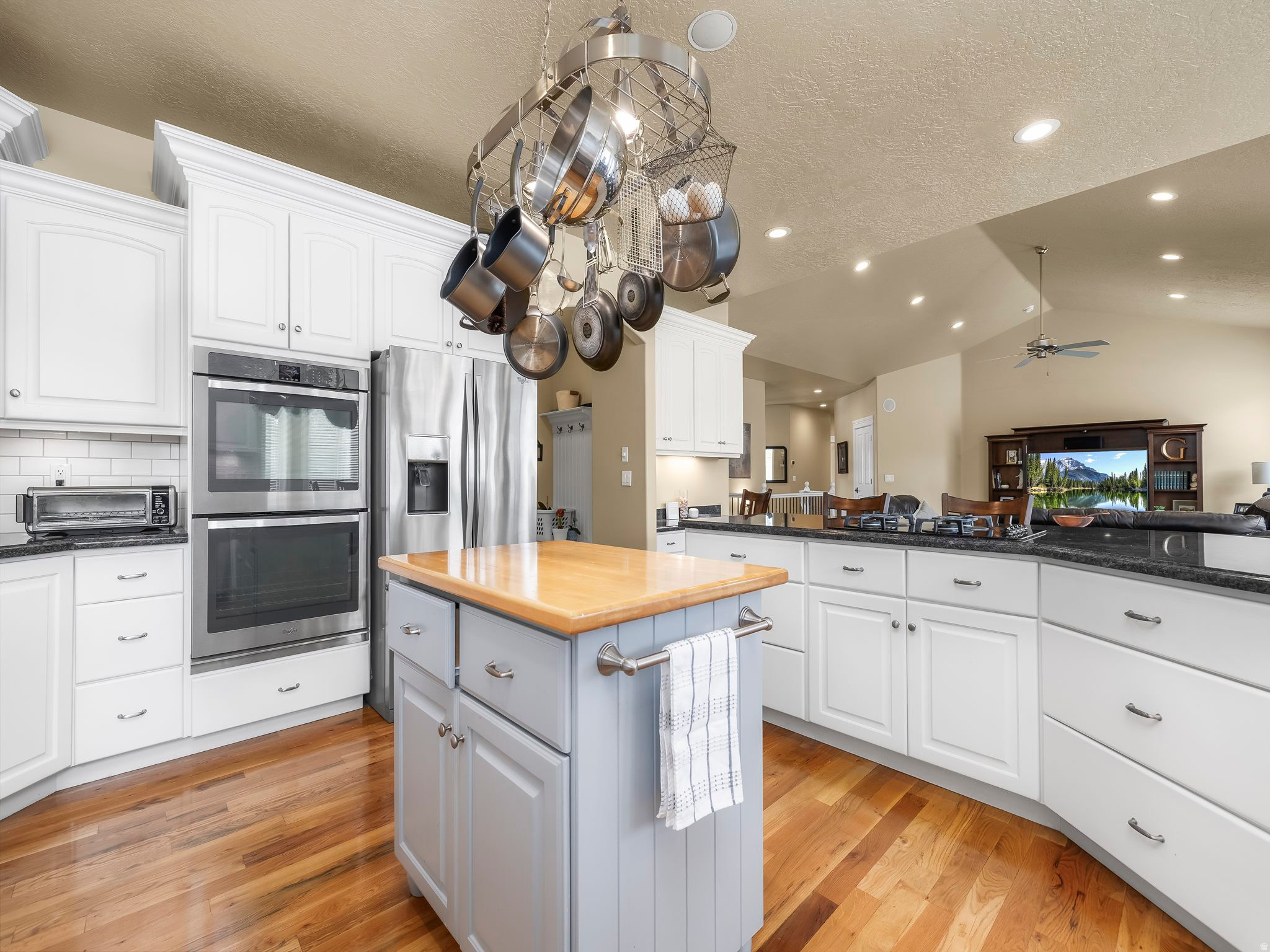 HIGH VALLEY ESTATES - Residential