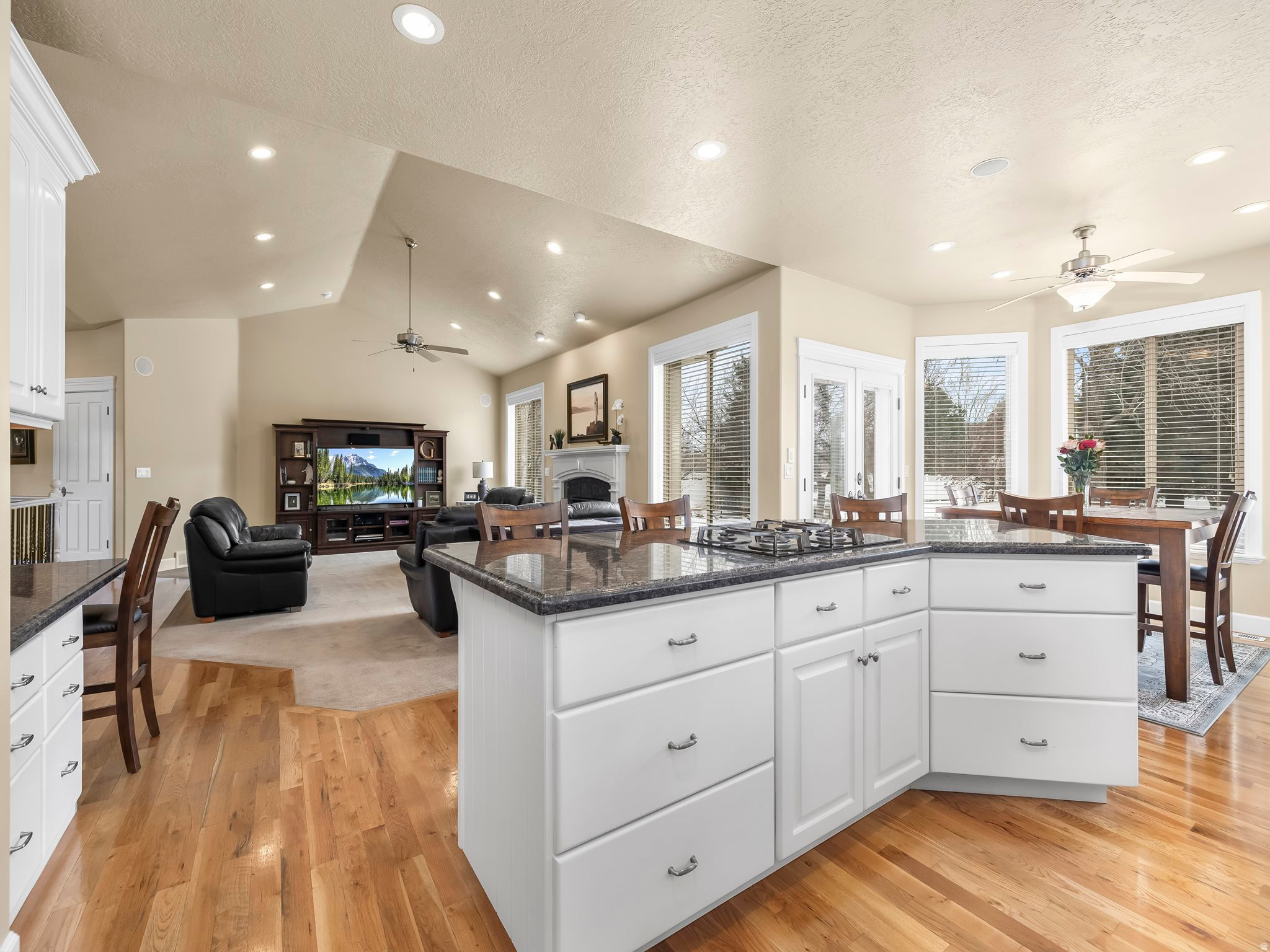 HIGH VALLEY ESTATES - Residential