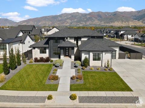 Photo of 165 S FARMHOUSE CIR, Kaysville, UT 84037 (MLS # 2188545)