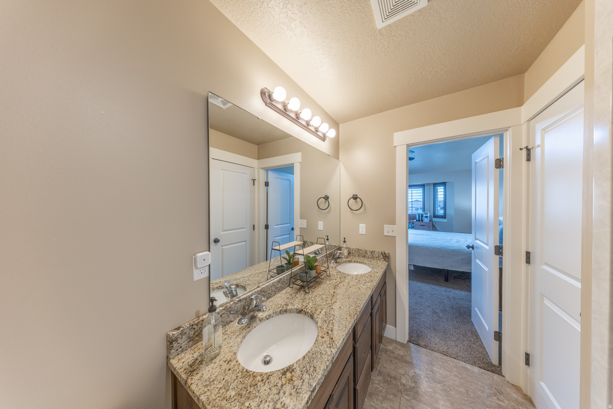 LOVE ESTATES - Residential