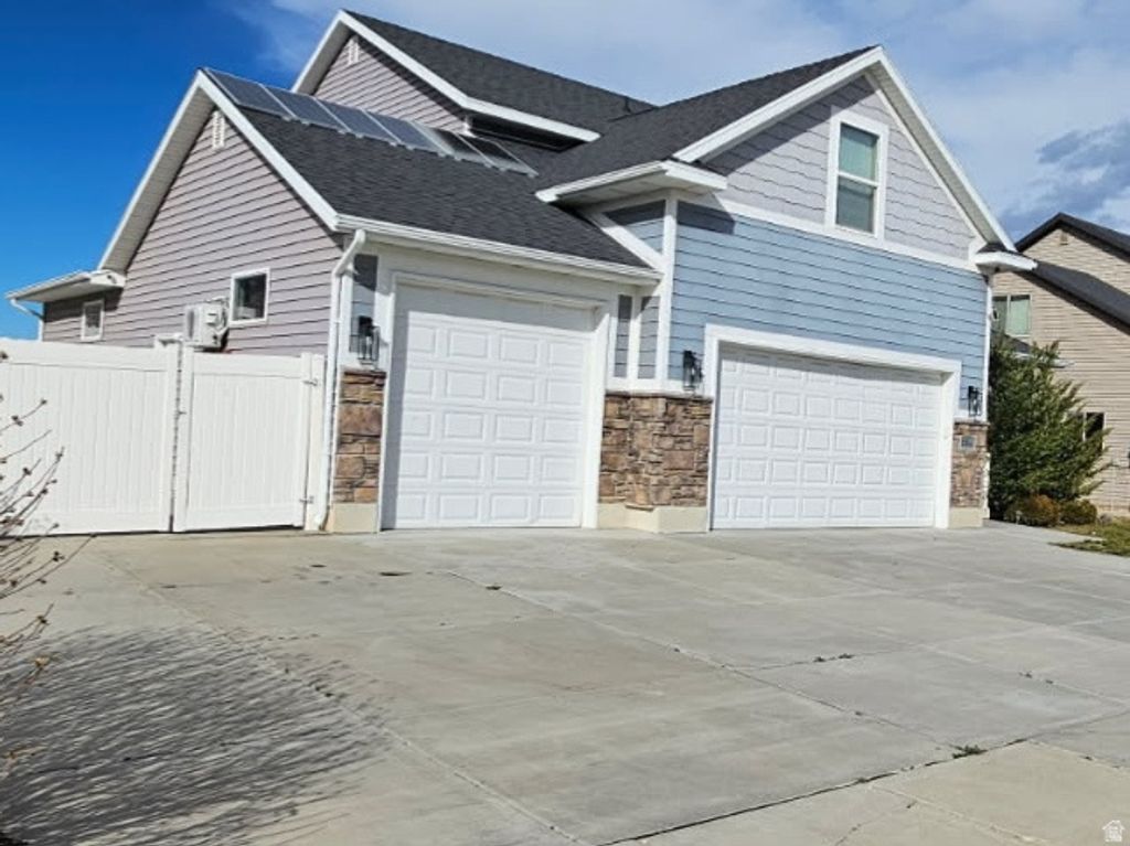 Photo of 1354 W 1200 S, Clearfield, UT 84015 (MLS # 2142831)