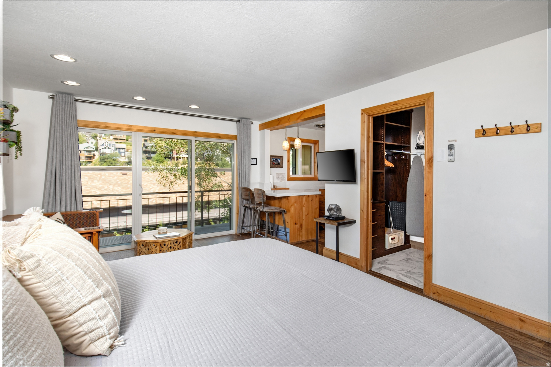 TREASURE MOUNTAIN INN - Residential