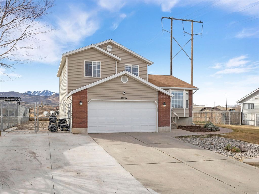 Photo of 1266 E 850 N, Tooele, UT 84074 (MLS # 2140024)