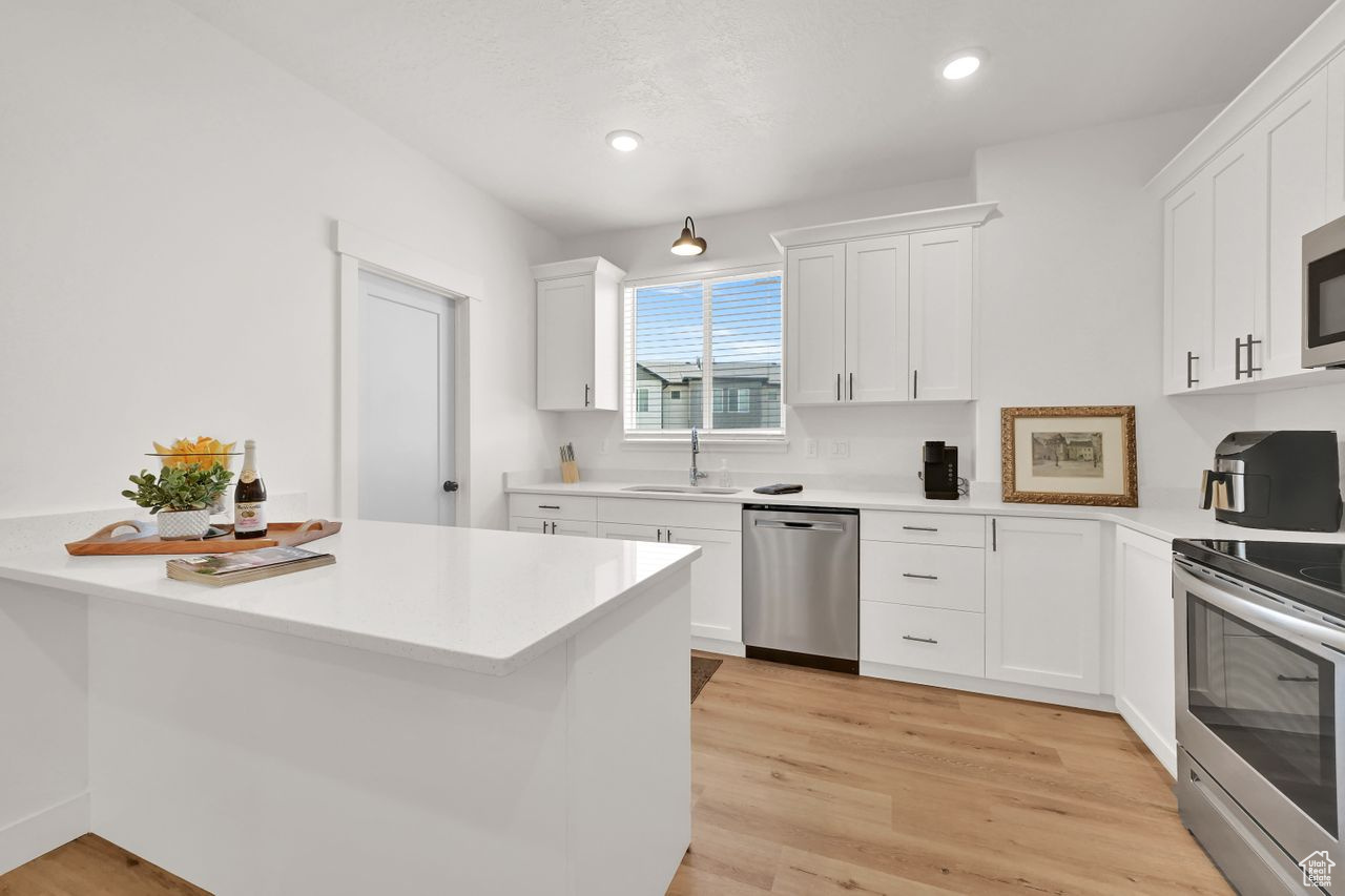 THE OVERLOOK AT 16TH TOWN HOMES - Residential