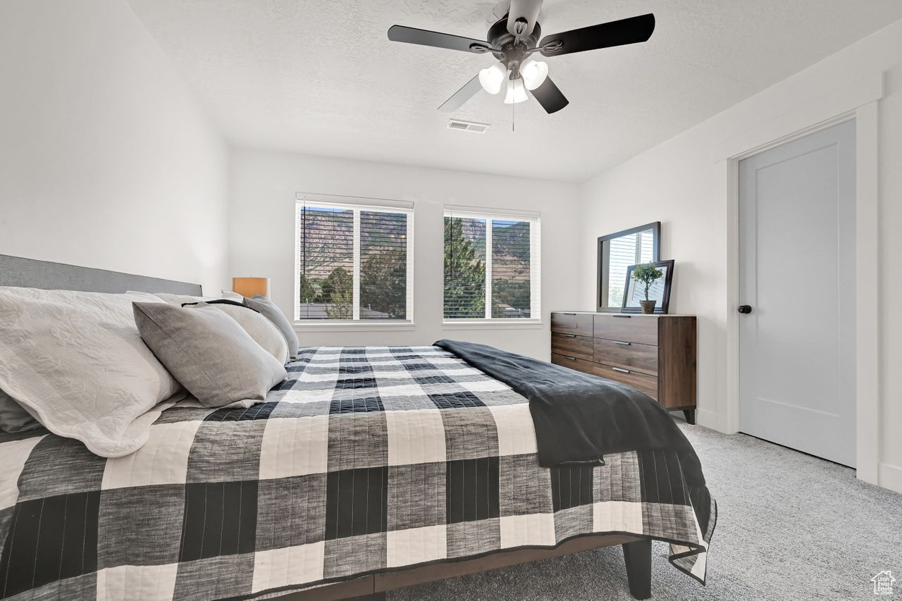 THE OVERLOOK AT 16TH TOWN HOMES - Residential