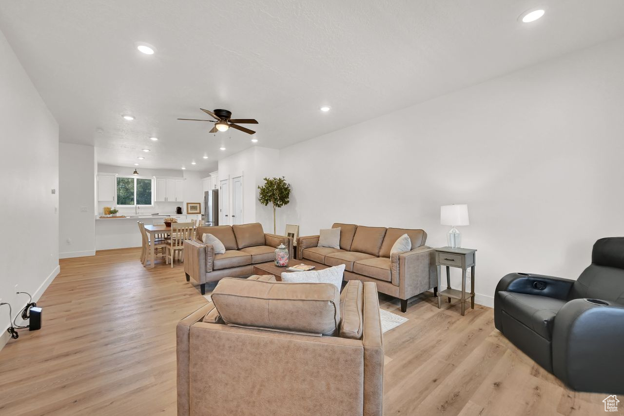 THE OVERLOOK AT 16TH TOWN HOMES - Residential