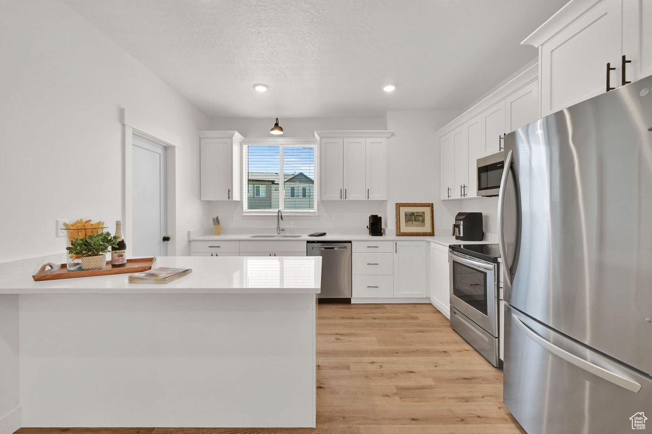 THE OVERLOOK AT 16TH TOWN HOMES - Residential