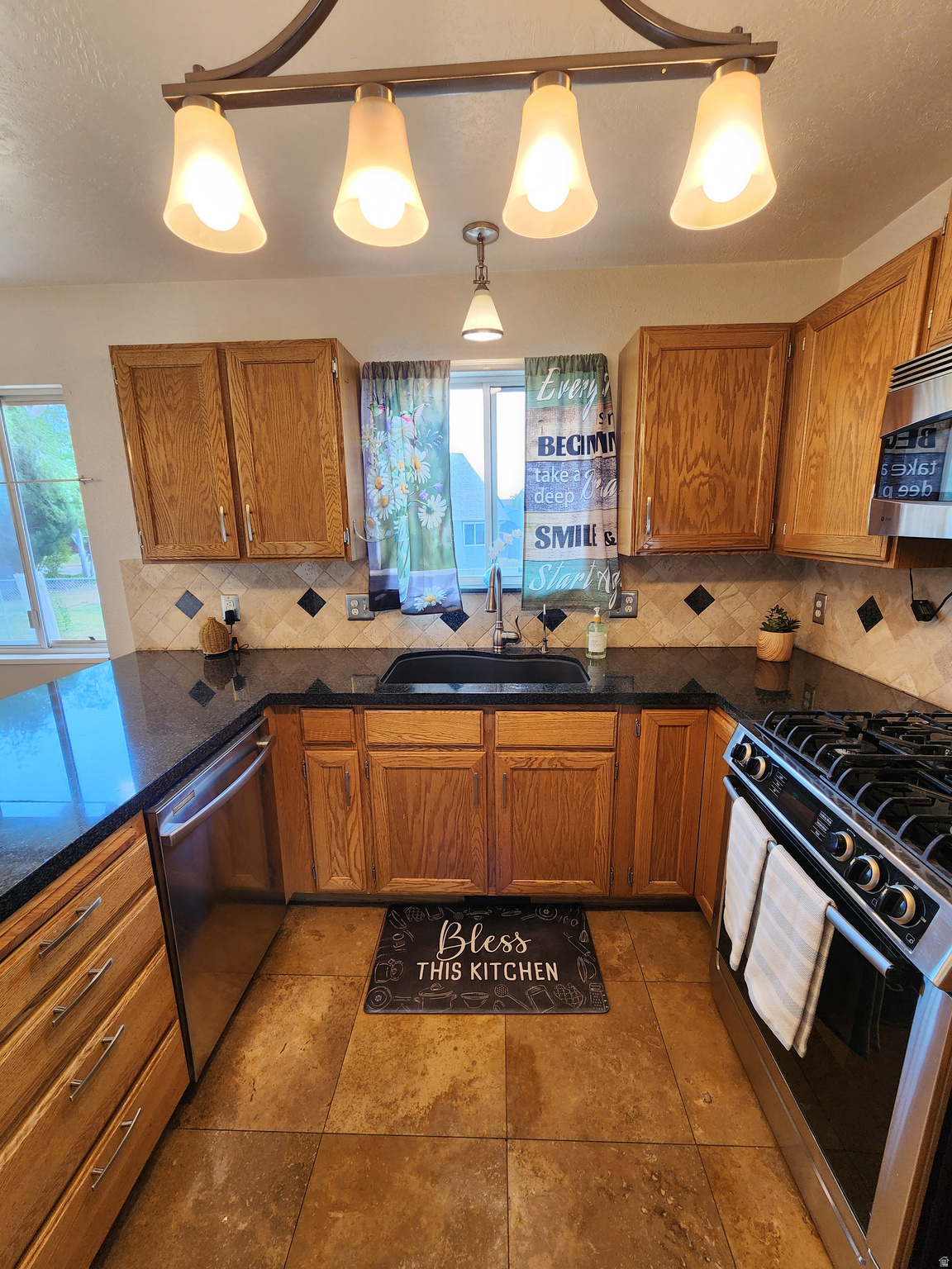 WALNUT HILLS - Residential