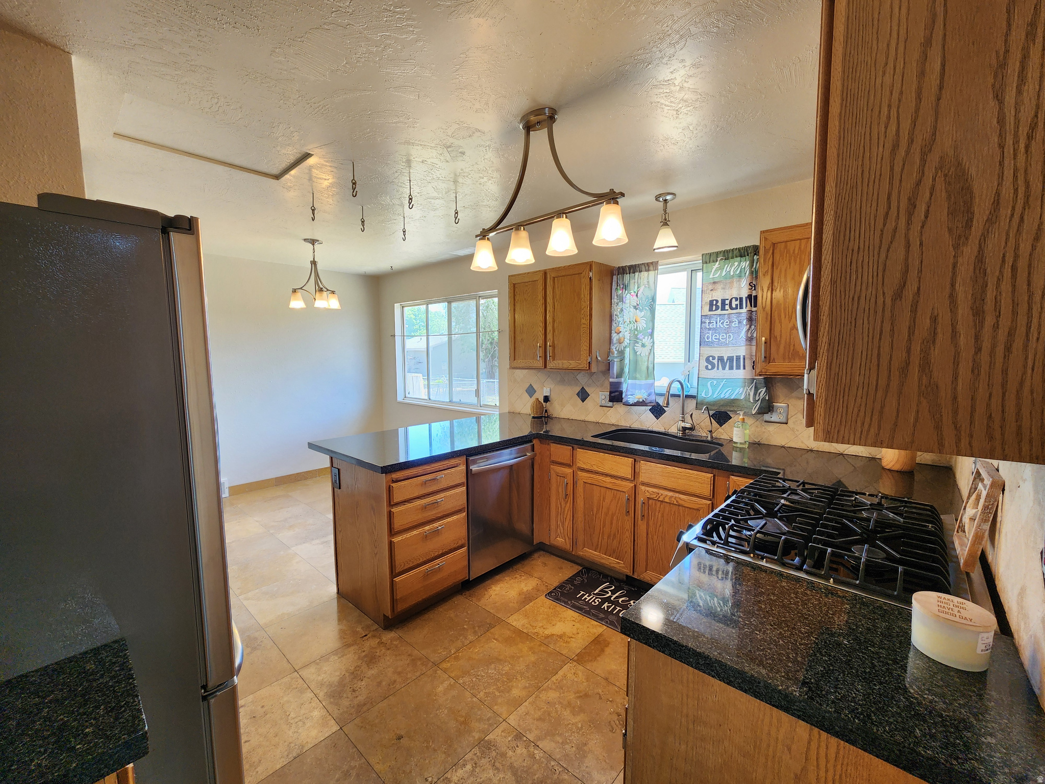 WALNUT HILLS - Residential