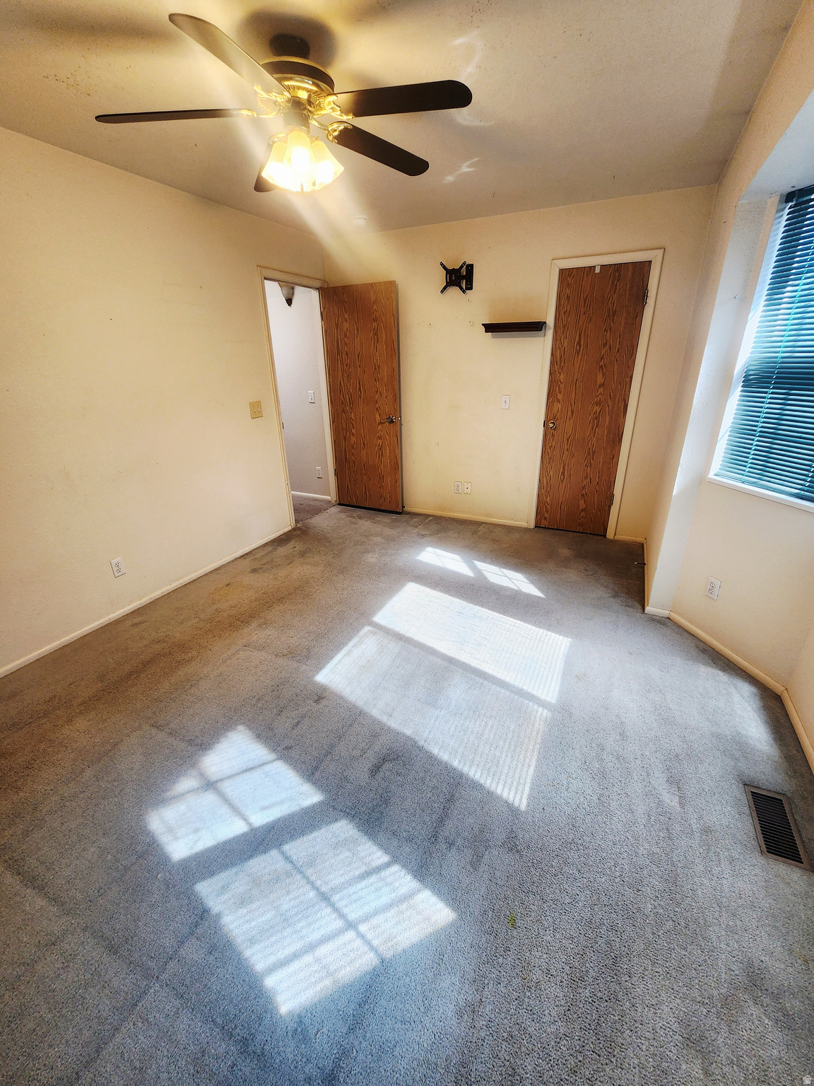 WALNUT HILLS - Residential