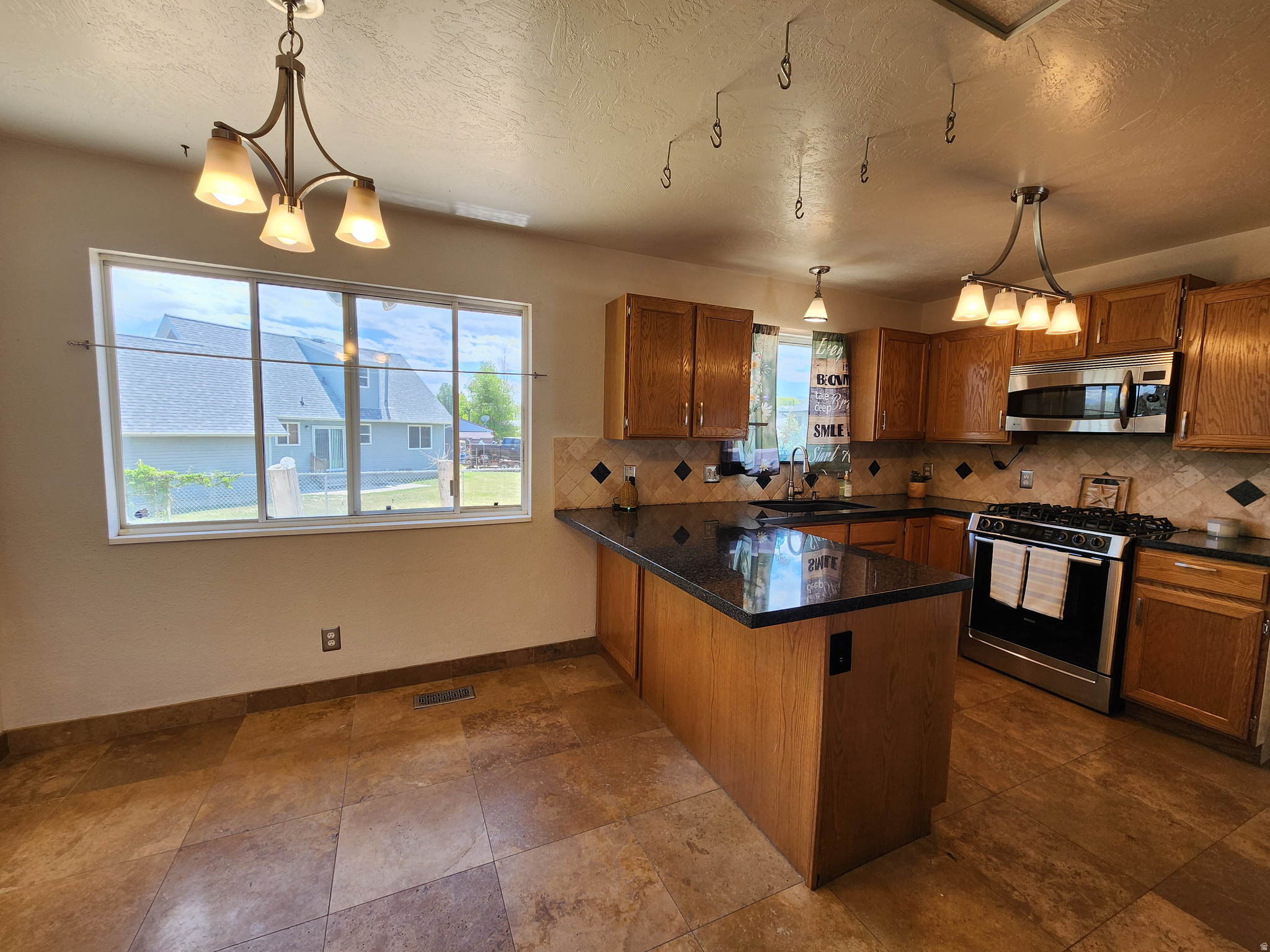 WALNUT HILLS - Residential