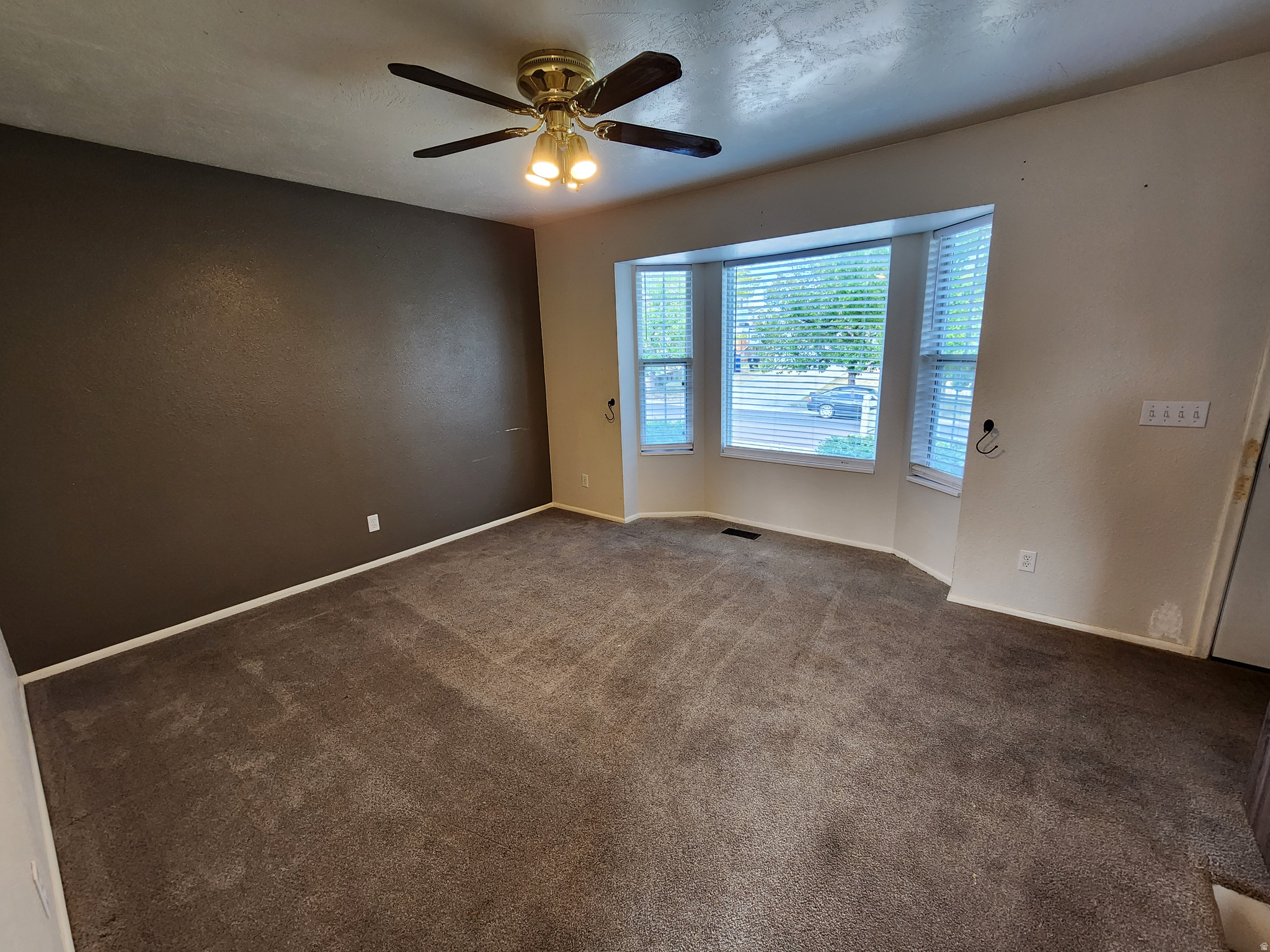 WALNUT HILLS - Residential