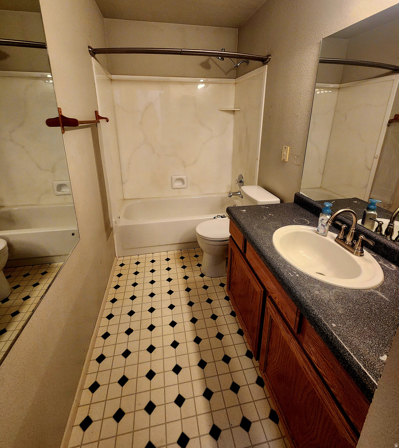 WALNUT HILLS - Residential