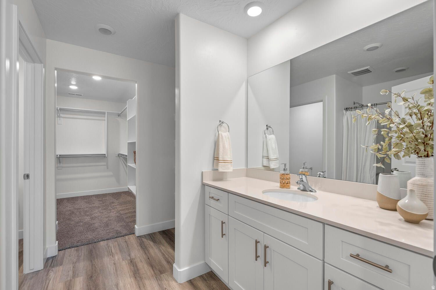 LONG VALLEY - Residential