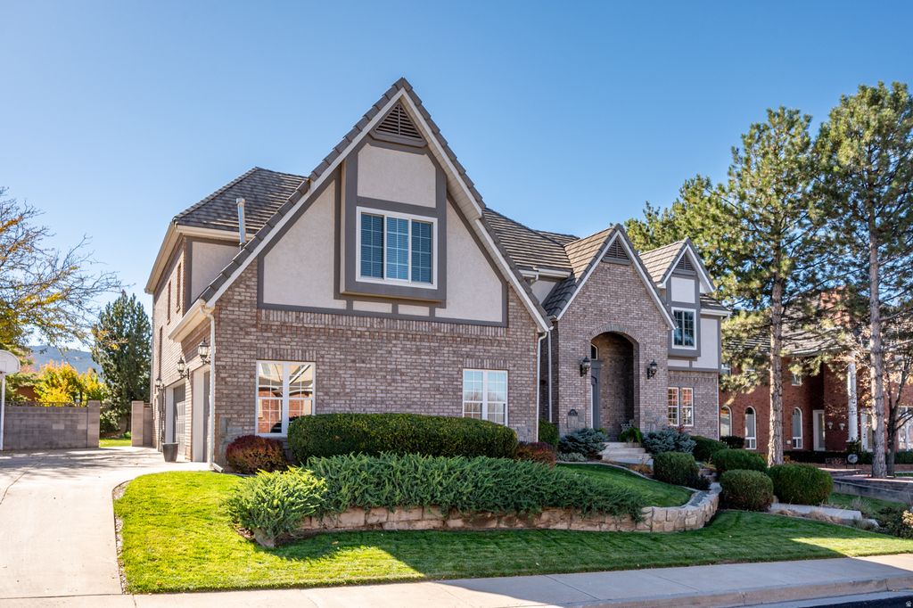 Photo of 672 S ST JAMES PL, Cedar City, UT 84720 (MLS # 2121605)