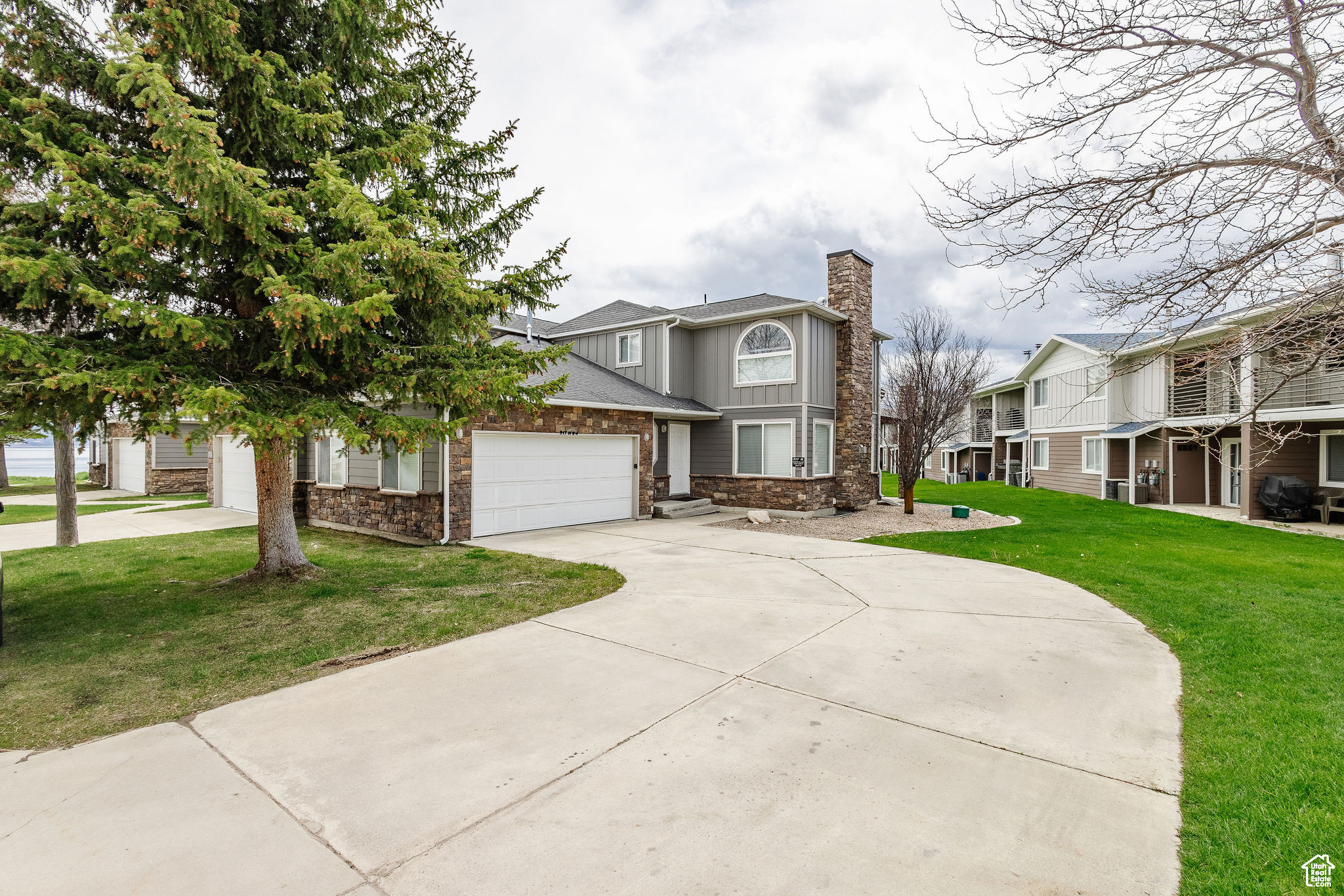 HARBOR VILLAGE - Residential