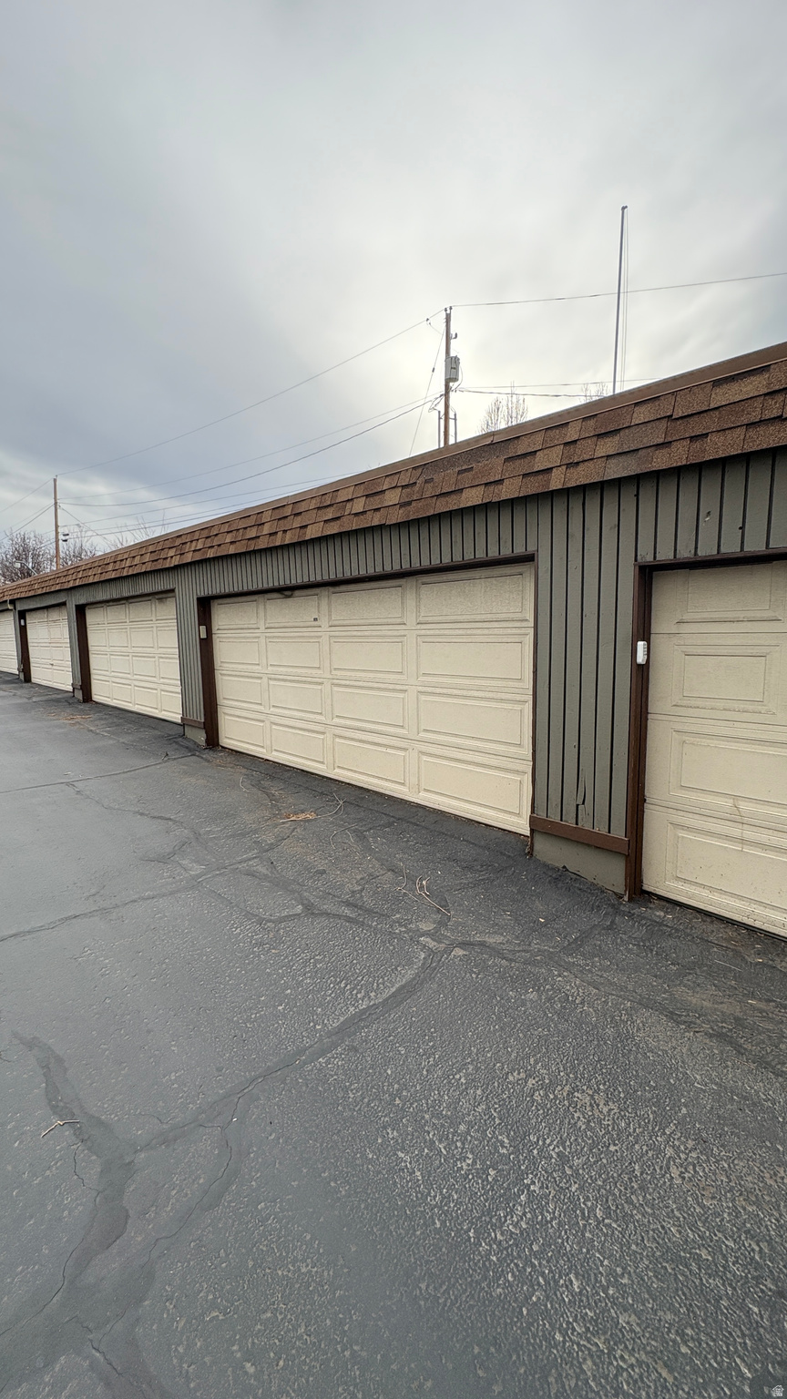 THE WILLOWS - Residential