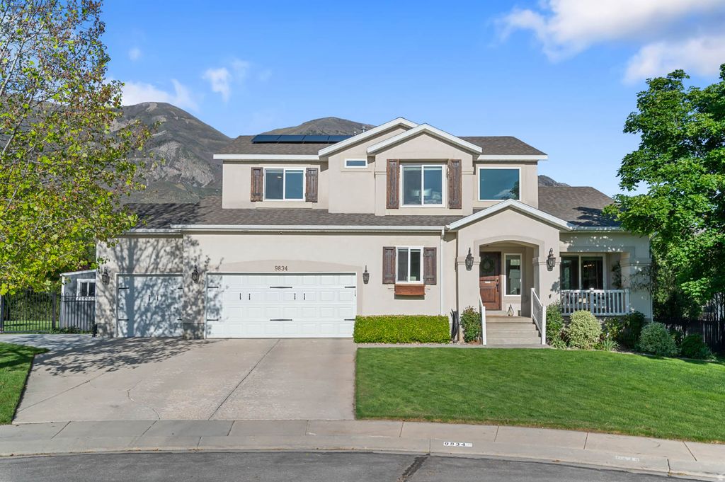 Photo of 9834 N MANILA CIR, Cedar Hills, UT 84062 (MLS # 2157664)
