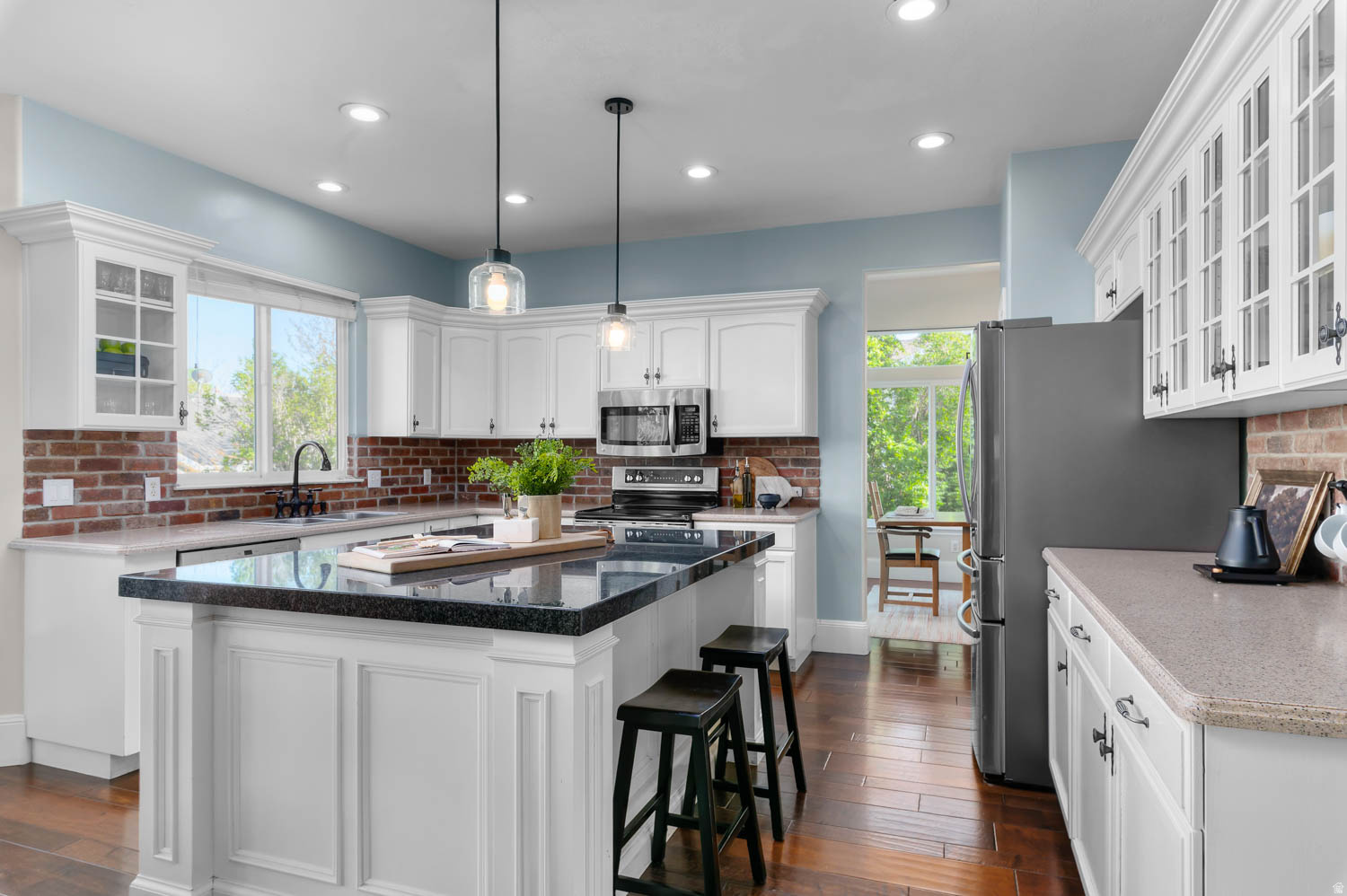LAKEVIEW - Residential
