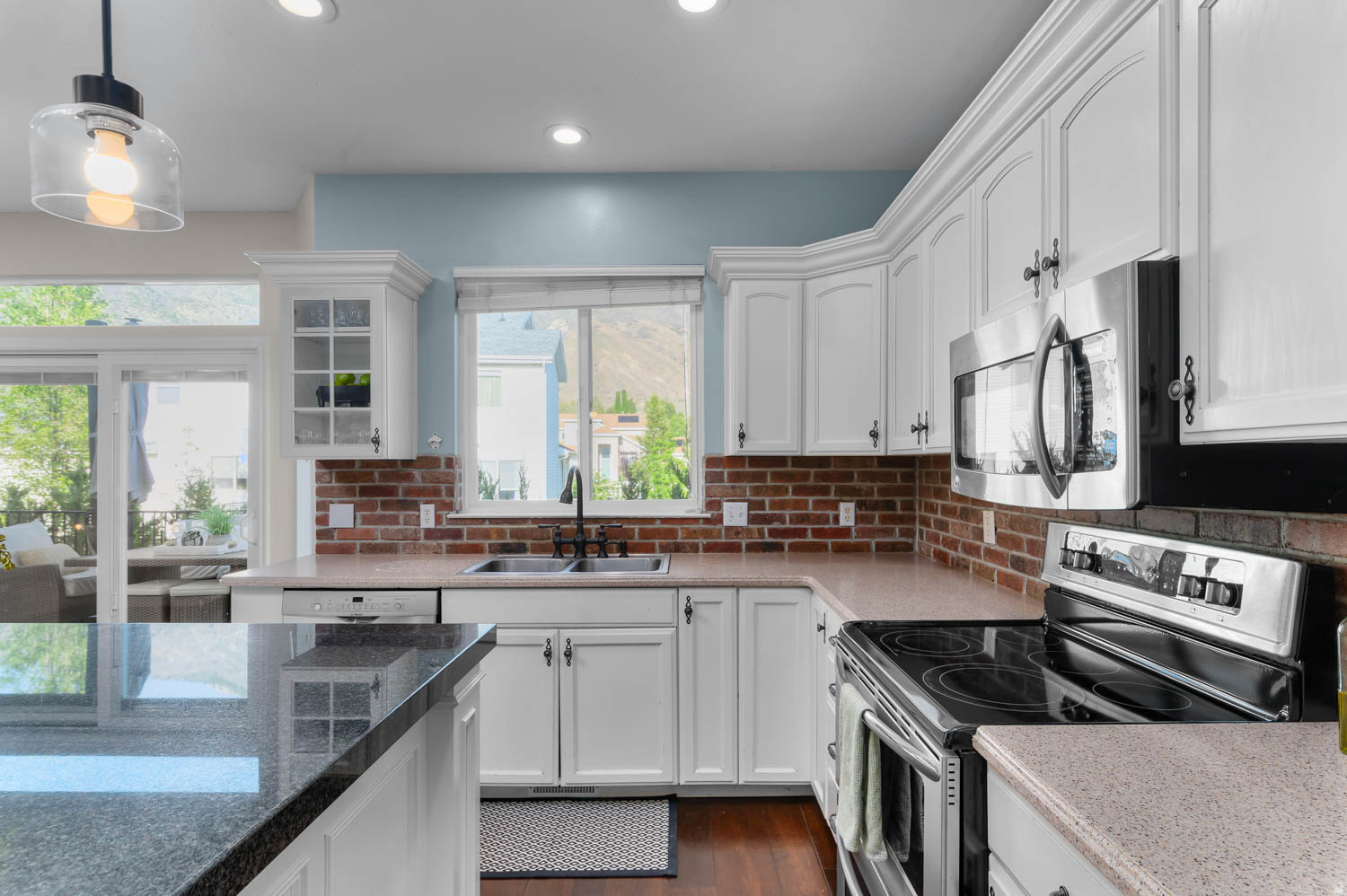 LAKEVIEW - Residential