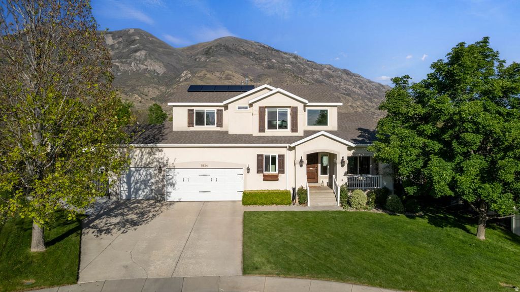 Photo of 9834 N MANILA CIR, Cedar Hills, UT 84062 (MLS # 2157664)