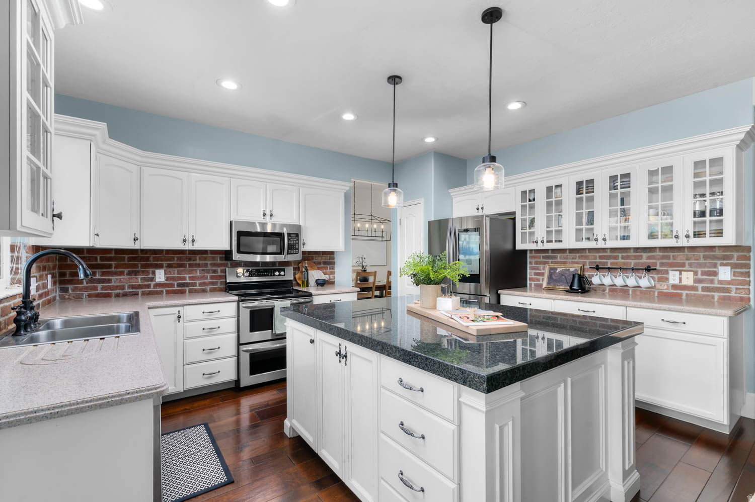 LAKEVIEW - Residential