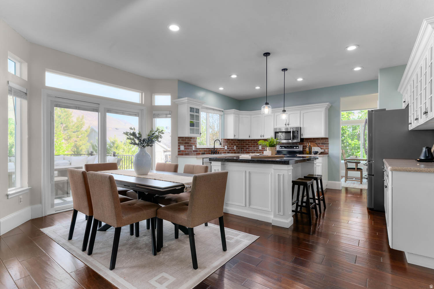 LAKEVIEW - Residential